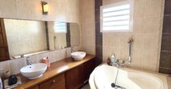 En vente une agréable villa récente de 95m2 avec piscine et garage à Sainte Anne Réunion