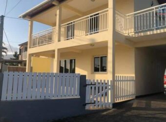 À louer une belle villa individuelle meublée T3/4 de 80.21 m2 située à Rivière Saint Louis Réunion