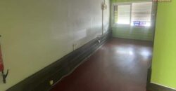 À louer petit local commercial de 22 m2 situé en centre-ville de l’Étang-Salé les Hauts Réunion