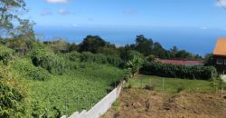 À vendre un terrain constructible offrant vue sur mer et montagne à Saint Paul Réunion