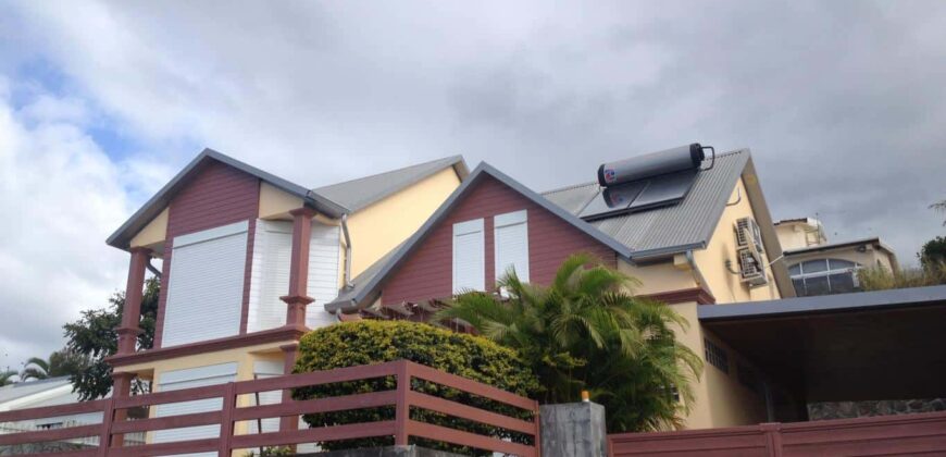 Location d’une spacieuse maison F6 de 200 m² idéalement située à la Grande Montée à Sainte-Marie Réunion