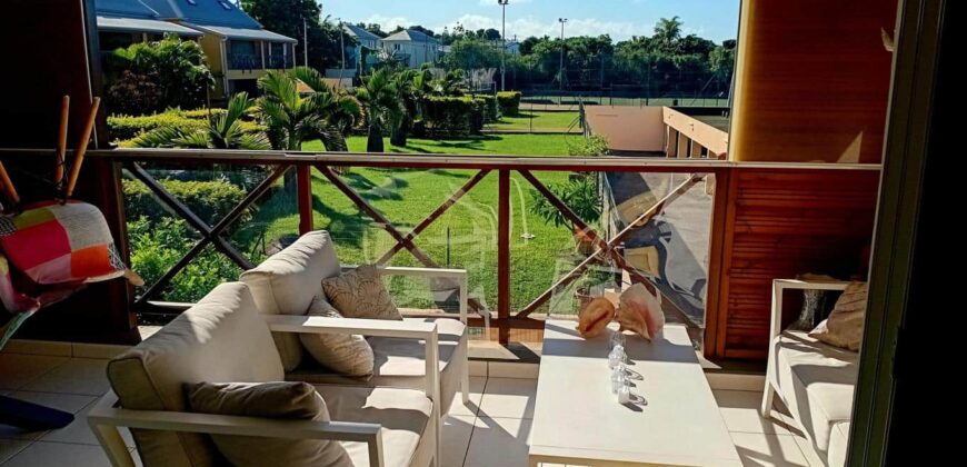 À vendre un appartement T4 duplex de standing de 120 m2 situé à 10 minutes de Saint Pierre Réunion
