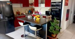 À vendre un appartement T4 duplex de standing de 120 m2 situé à 10 minutes de Saint Pierre Réunion