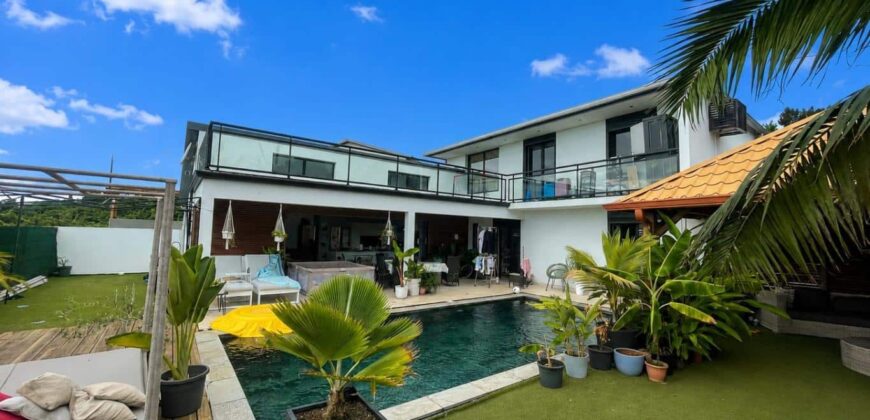 En vente villa contemporaine d’exception avec piscine balinaise et vue panoramique sur l’océan à Saint-Paul Réunion