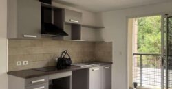 Location d’un lumineux appartement de 71.55m2 proche des commerces et écoles à Sainte Clotilde Réunion
