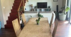 À vendre une villa T5 en duplex avec piscine située dans un environnement calme à Petite île Réunion