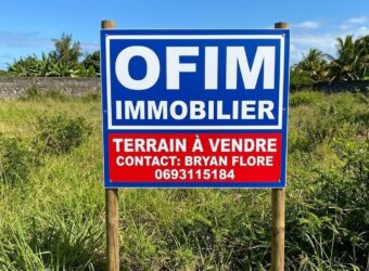 À vendre terrain constructible de 1240 m2 situé à La Bretagne Sainte Clotilde Réunion