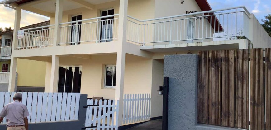 À louer une superbe villa T4 meublée de 80.21 m2 située à La Rivière Saint Louis Réunion