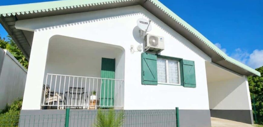 À vendre une jolie maison T4 avec jardin dans une impasse calme à Sainte Clotilde Réunion