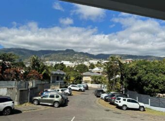 À louer un studio de 22.57m2 dans une résidence à Sainte Clotilde Réunion