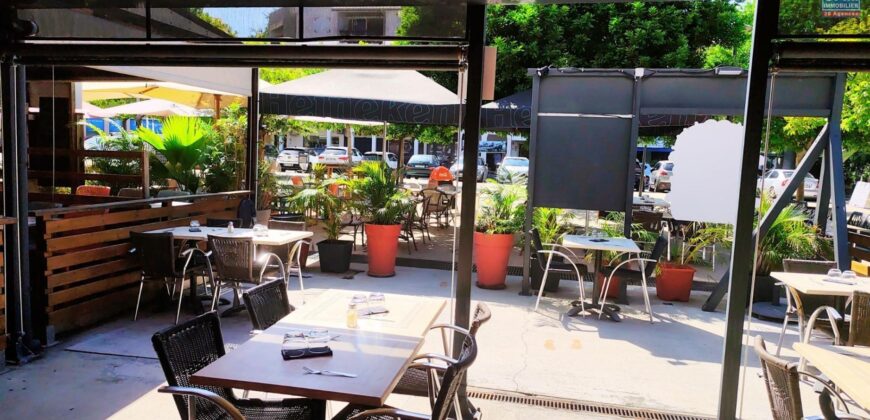 À vendre le restaurant Le Grilladin situé au coeur de la célèbre Place du Marché à Saint Gilles les Bains Réunion