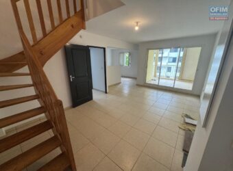 À vendre joli duplex T2/3 rénové d’environ 74 m2 situé proche du centre-ville du Tampon Réunion