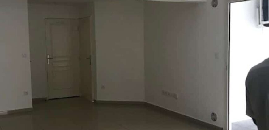 À vendre un appartement F3 de 62.96m2 dans une résidence à Sainte Clotilde Réunion