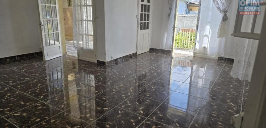 À vendre une maison de 130m2 sur un terrain plat de 700m2 à Saint André, Réunion
