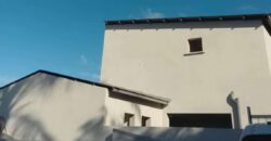 À vendre une villa T4 neuve d’environ 100 m2 située à 5 minutes de Saint Pierre Réunion
