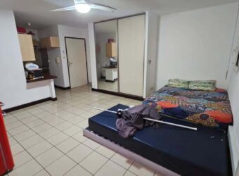 À vendre un studio de 28m2 en plein centre de Sainte Clotilde, Réunion