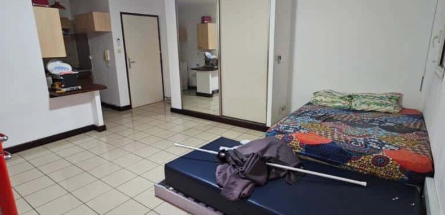 À vendre un studio de 28m2 en plein centre de Sainte Clotilde, Réunion