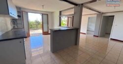 À vendre une grande maison T7/8 der 195m2 sur un terrain 698m2 dans le quartier Ruisseau Blanc à La Montagne Saint Denis Réunion
