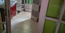 À vendre une villa en duplex d’environ 153 m2 sur un terrain clôturé de 175 m2 située à Saint Pierre Réunion