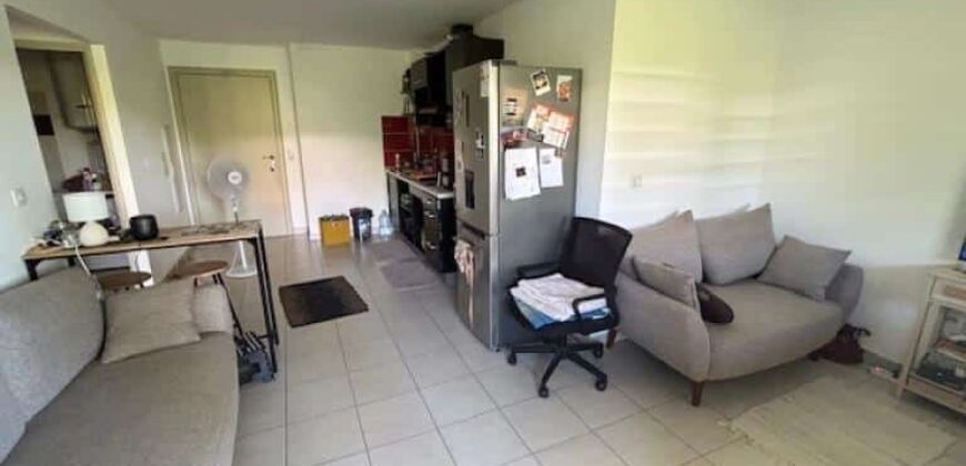À vendre un appartement T2 de 43,21 m² avec varangue et place de parking à Sainte-Clotilde Réunion