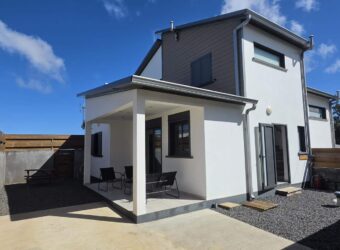 À louer une charmante villa meublée T3 située dans le secteur recherché de Bérive Réunion