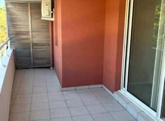 À vendre un appartement T3 de 51m2 dans une résidence avec parking à Sainte Clotilde Réunion