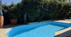 Louez cette belle villa T5 de 116.92 m2 avec piscine située dans une résidence privée à Saint Louis Réunion