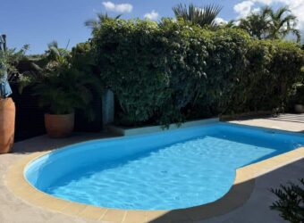 Louez cette belle villa T5 de 116.92 m2 avec piscine située dans une résidence privée à Saint Louis Réunion