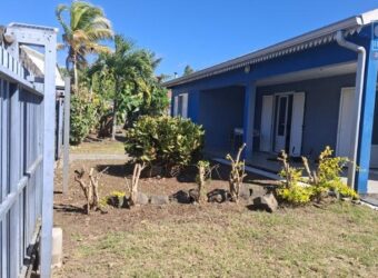 À louer une grande villa F4 de 100m2 sur un terrain d’environ 400m2 à Saint André Réunion