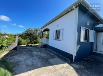 À louer une charmante villa meublée de type F4 de 132 m2 située à Bassin Plat Saint Pierre Réunion