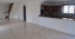 En vente une grande maison sur un terrain de 634m2 à Saint Gilles Les Hauts, Réunion