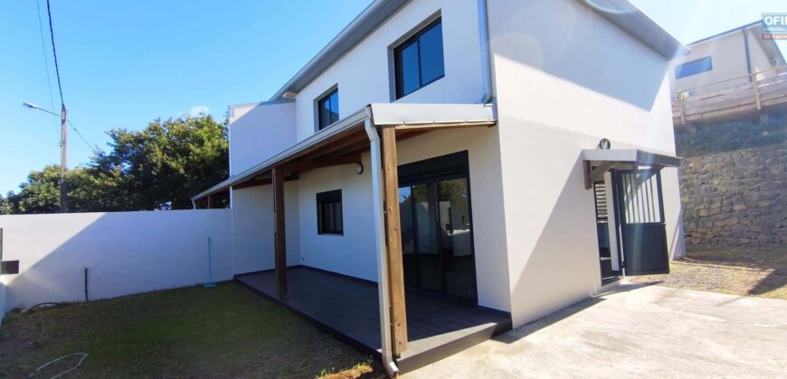 À louer une superbe villa neuve jumelée de type F4 avec vue mer située à Petite-Île Réunion