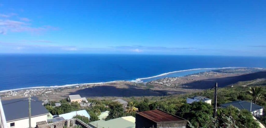 À louer un appartement de 65m2 avec vue imprenable sur mer à Trois Bassins Réunion