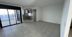À louer un appartement T4 neuf offrant vue mer et montagne à Saint Leu Réunion