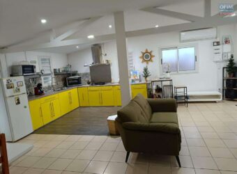 À vendre villa T3 plain-pied d’environ 100 m2 avec studio indépendant de 30 m2 située à La Ravine des Cabris Réunion