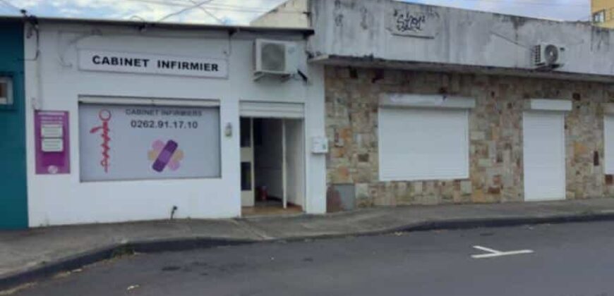 À louer local commercial ou professionnel de 41 m2 situé au centre-ville de La Ravine des Cabris Réunion