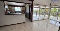 À vendre une grande maison T7/8 der 195m2 sur un terrain 698m2 dans le quartier Ruisseau Blanc à La Montagne Saint Denis Réunion