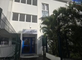 À louer un studio de 18m2 proche de université à Sainte Clotilde Réunion