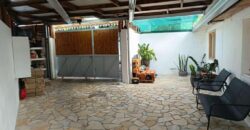 À vendre villa T3 plain-pied d’environ 100 m2 avec studio indépendant de 30 m2 située à La Ravine des Cabris Réunion