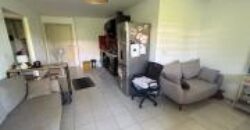 À vendre un appartement T2 de 43,21 m² avec varangue et place de parking à Sainte-Clotilde Réunion