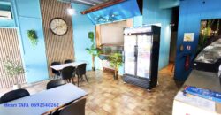 À vendre un fonds de commerce de plus de 80 m2 situé en plein coeur du centre-ville de Petite Île Réunion