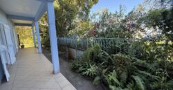 À vendre une grande propriété d’environ 400 m2 sur un terrain de 2830 m2 située aux Avirons