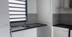 À louer un joli appartement F2 récent avec vue mer à Sainte-Clotilde Réunion