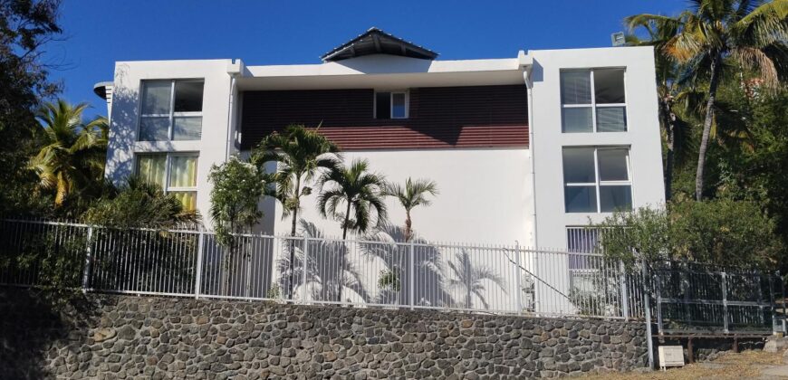 À vendre appartement T3 avec studio indépendant situé au sein d’une résidence sécurisée à Boucan Canot Réunion