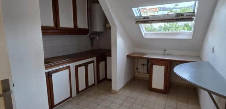 À louer un appartement duplex F4/5 de 85 m² à la Résidence Les Terrasses de Montgaillard Réunion