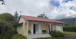 Location d’une villa F4 meublée de plain-pied avec cour clôturée à La Plaine-des-Palmistes Réunion