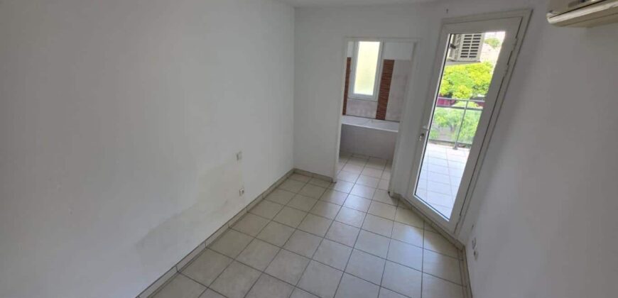 À vendre un appartement T2 de 45 m² dans une résidence à Saint-Denis Réunion