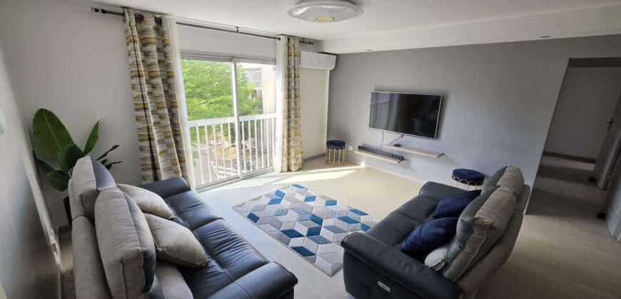En vente un charmant appartement T5 duplex meublé de 124 m² à Sainte-Clotilde Réunion