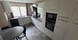 En vente un charmant appartement T5 duplex meublé de 124 m² à Sainte-Clotilde Réunion