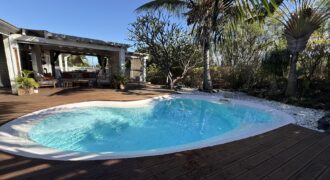 À vendre une magnifique villa climatisée T5/6 avec studio indépendant située à Saint Leu Réunion